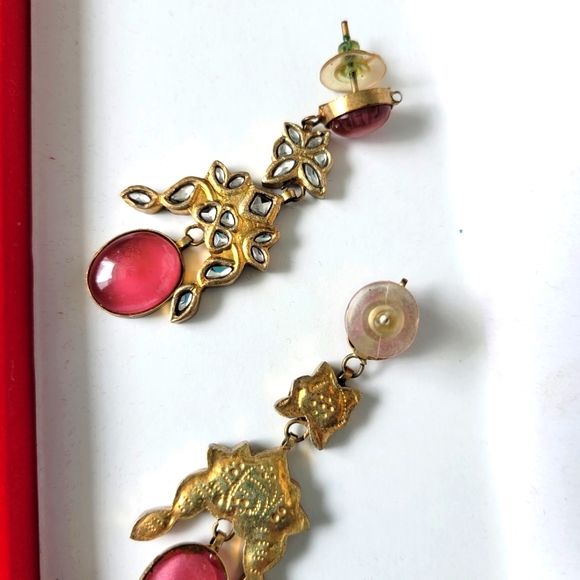 Statement costume jewelery set: necklace and earrings for peirced ears. - Picture 3 of 4